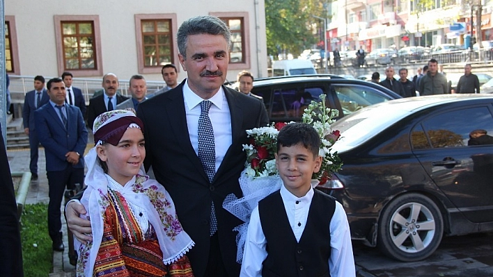 Malatya'nın yeni valisi Aydın Baruş, göreve başladı 