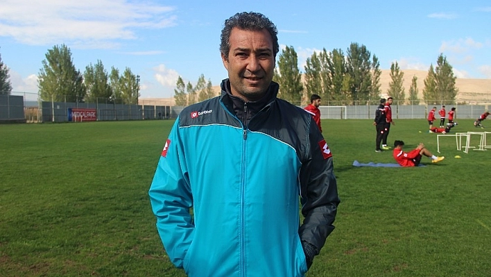Orhan Kaynak: 'Sahada 11 kişi kalmıyoruz'