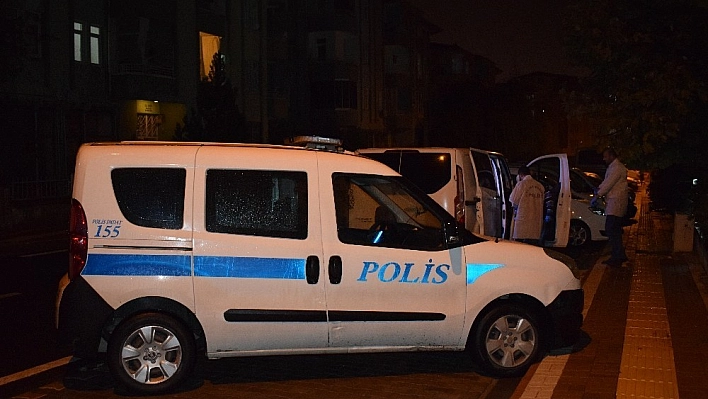 Yalnız yaşadığı evinde ölü bulundu 