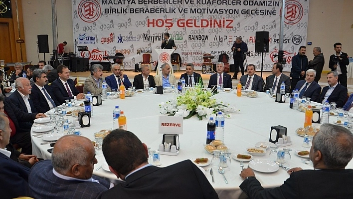 Berber ve kuaförler motivasyon gecesinde buluştu 