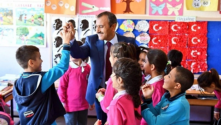 Vali Sonel'den 'Haftalık Okul Ziyareti' 