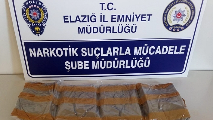 Vücuduna sarılı 4 kilo toz esrarla yakalandı 