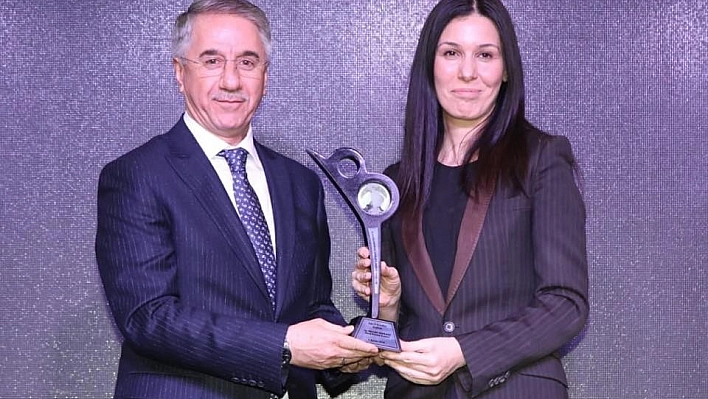 Yanılmaz, 'Yılın En Başarılı İl Belediye Başkanı' seçildi 
