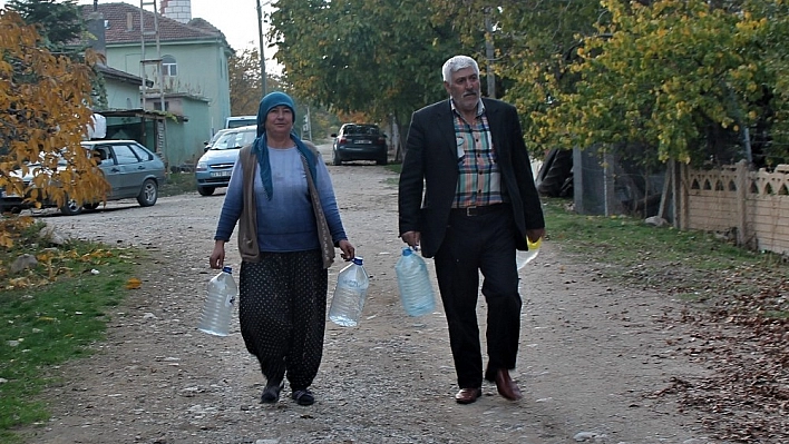 Bu Köyde Yaşayanlar Suya Hasretler