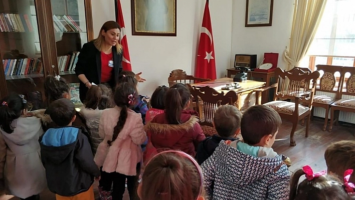 Mercan Çocuk Üniversitesi öğrencileri Atatürk'ün Evi'nde 