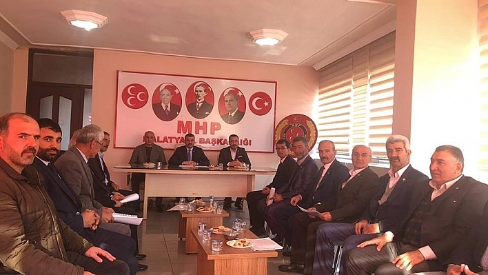 Avşar, ilçe başkanları ile istişare toplantısı yaptı 