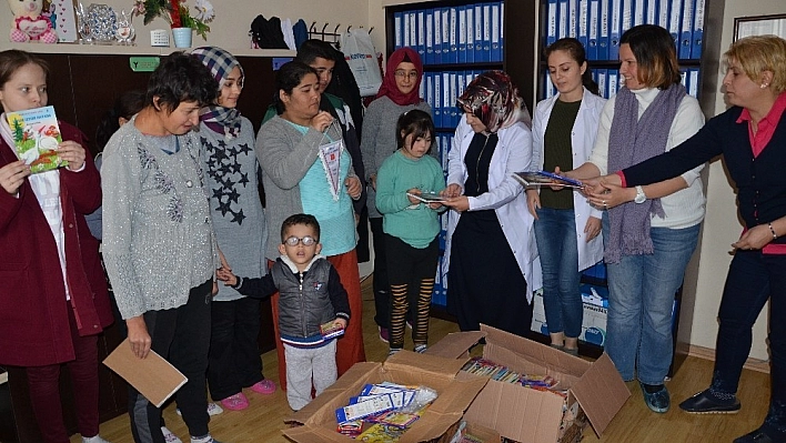 Darende'de öğrencilere kırtasiye yardımı 