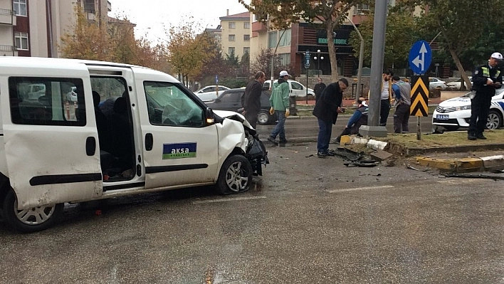 Trafik Kazasında 4 Kişi Yaralandı