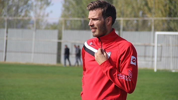 İzlandalı oyuncu Bjarnason serbest