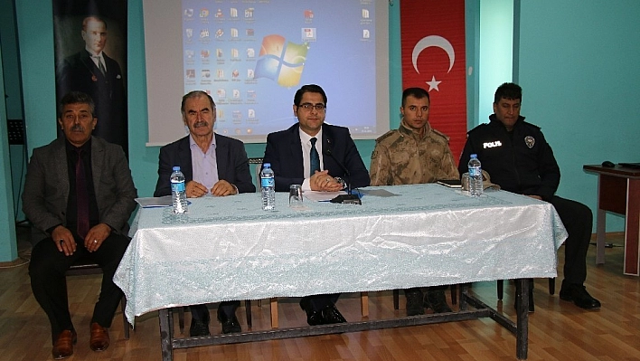 Kaymakam Özdemir, okul servis şoförleriyle toplantı yaptı 