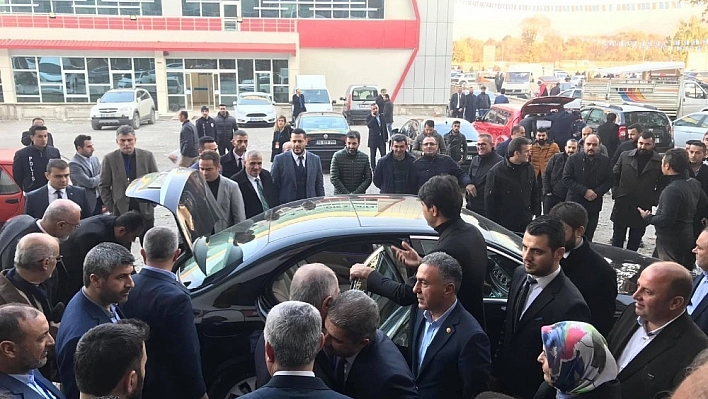 Aday adayı Bakan'a temayülde yoğun ilgi 