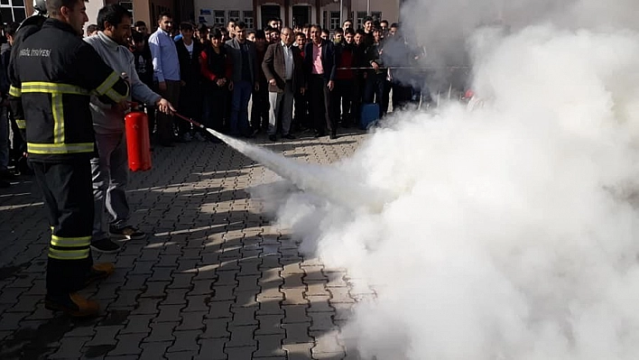 Bingöl'de öğrencilere yangın tatbikatı 