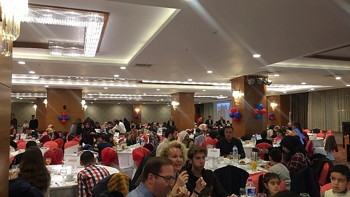 Öğrenci ve velilere sınav stresi ile başa çıkma yolları anlatıldı 