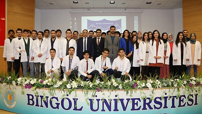 Bingöl Üniversitesi Diş Hekimliği Fakültesi'nin ilk öğrencileri önlük giydi 