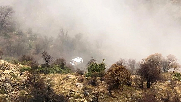 Minibüs uçuruma yuvarlandı:1 ölü, 1 yaralı 