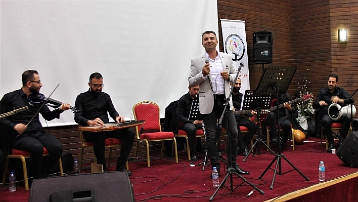 Kürsübaşı'nda öğretmenler konser verdi 