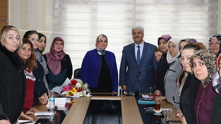 Aday adayı Ekinci'den 'kadına şiddet son bulsun' temennisi 
