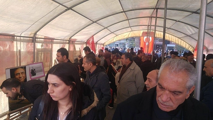 MHP'li kadınlardan Alparslan Türkeş sergisi 
