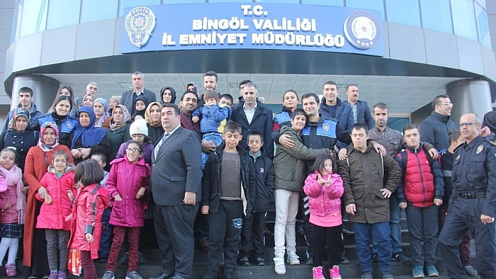Bingöl'de 'Engelleri Birlikte Aşalım' projesi 