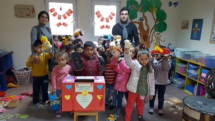 Öğrenciler oyuncaklarını paylaştı 