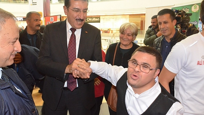 3 Aralık Dünya Engelliler günü sergisi açıldı 