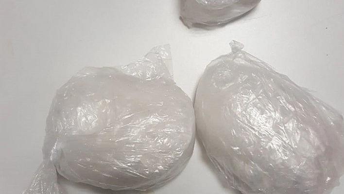 Vücuduna sardığı uyuşturucu ile yakalandı 