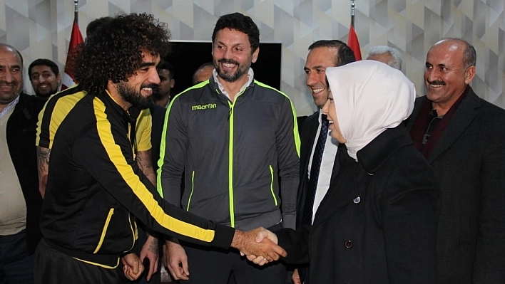 Gürkan ve Çalık'tan E.Yeni Malatyaspor'a moral ziyareti 