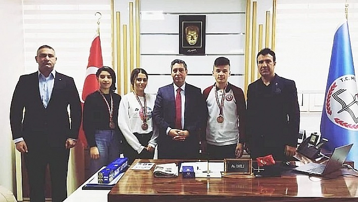 Ali Tatlı başarılı sporcuları ağırladı 