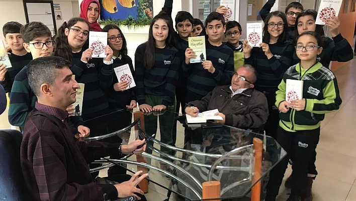 Çamlıca Kolejinde imza günü 