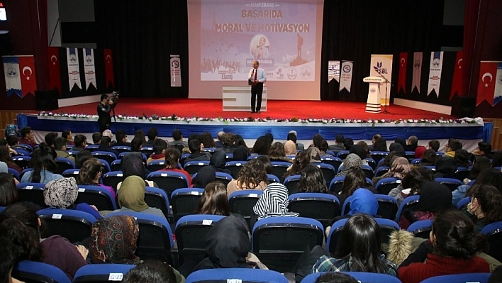 Sevilen Yazar Ertuğrul, Elazığ'da