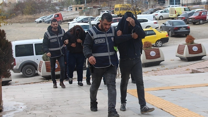 90 bin TL'lik kapı dolandırıcılığında 2 tutuklama 