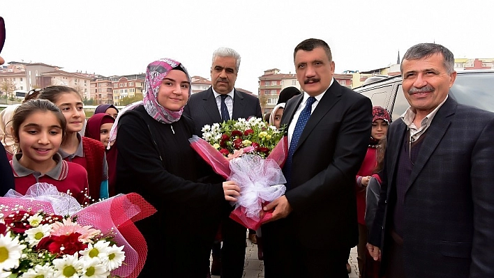 Gürkan lise öğrencileri ile söyleşide bir araya geldi 