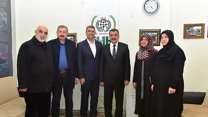 Başkan Gürkan, İHH Malatya şubesini ziyaret etti 