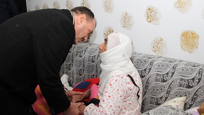 Vali Kaldırım'dan yaşlılara ziyaret
