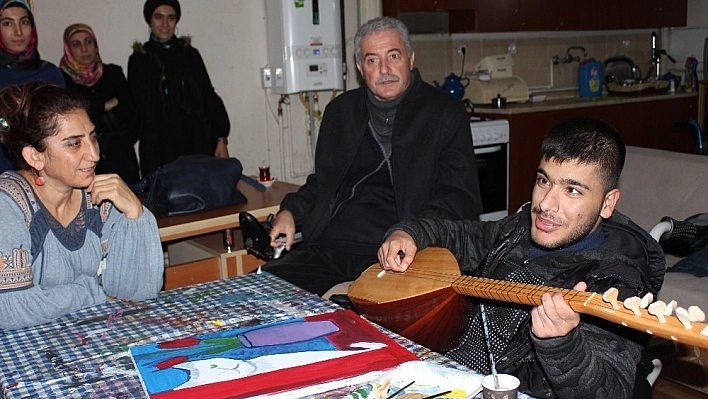 Engelini aşan Okan'ın bir günü 