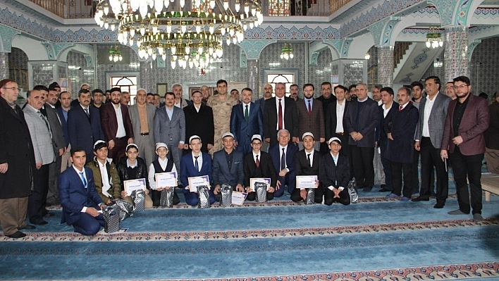 Bingöl'de Kur'an-ı Kerim ve Ezan okuma ile Hafızlık yarışması 