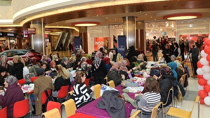 Malatya Parkta ''Elden Ele'' örgü örme etkinliği 