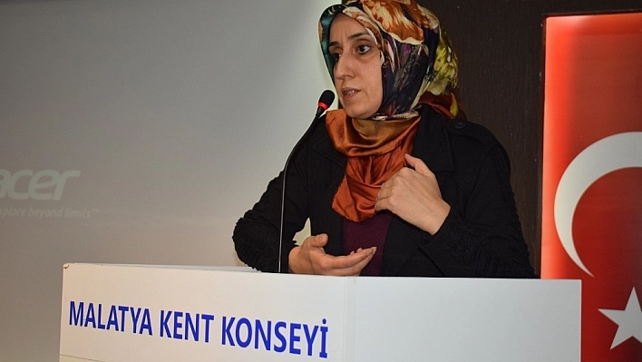 Kent Konseyi'nde 'Değerler Önce Ailede Kazanılır' konferansı 