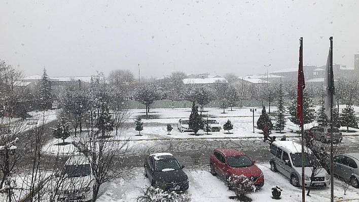 Bingöl'de 46 köy yolu ulaşıma kapandı 
