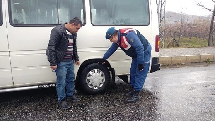 Jandarmadan kış lastiği denetimi 