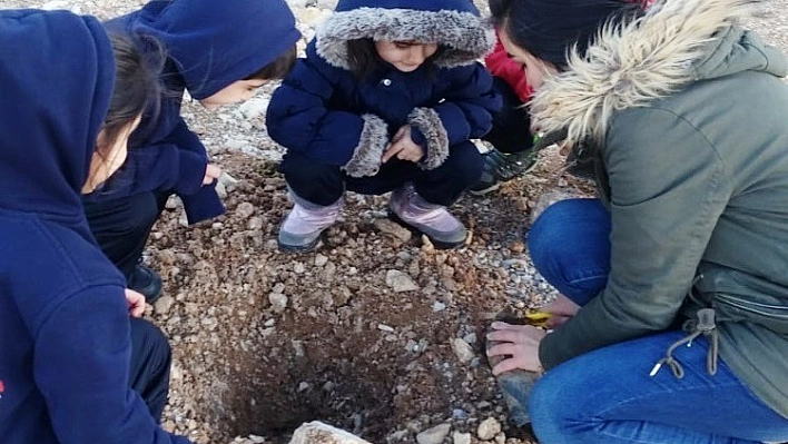 Mercan Koleji'nde fidan dikimi gerçekleştirildi 