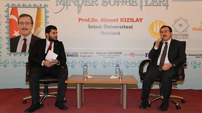 Rektör Kızılay, gençlerle minder sohbetinde buluştu 