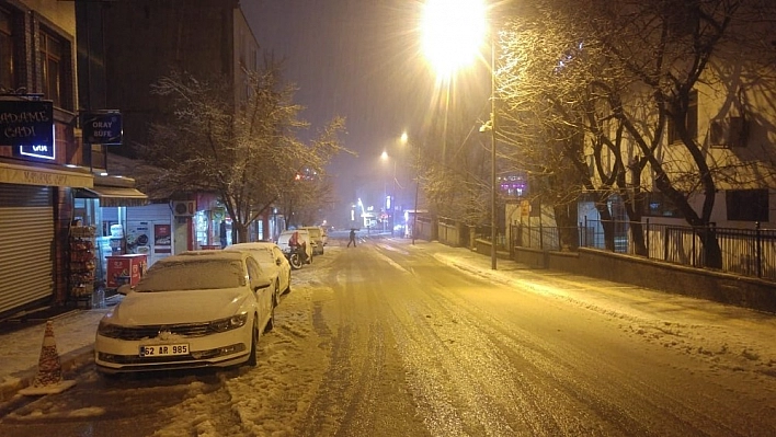 Tunceli'de okullara kar tatili 