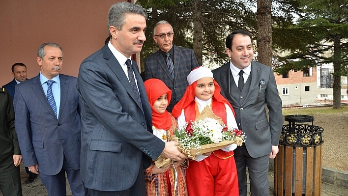 Vali Baruş, Darende ilçesinde 