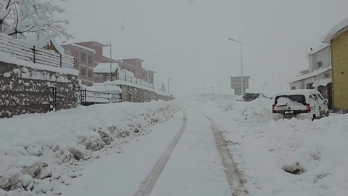 Bingöl'de okullar Cuma günü de tatil edildi 