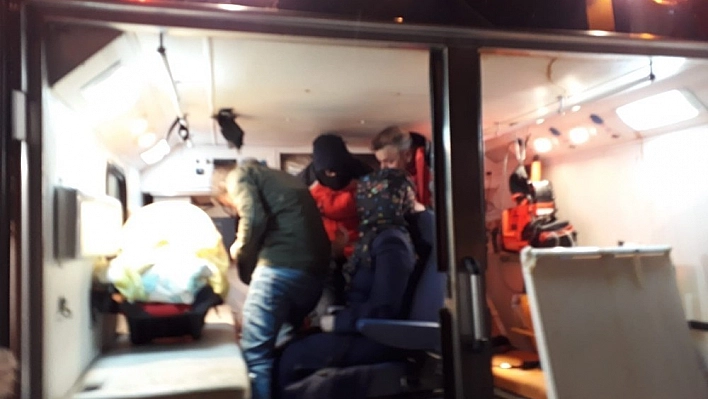 Bingöl'de biri bebek 2 hasta paletli ambulanslarla kurtarıldı 