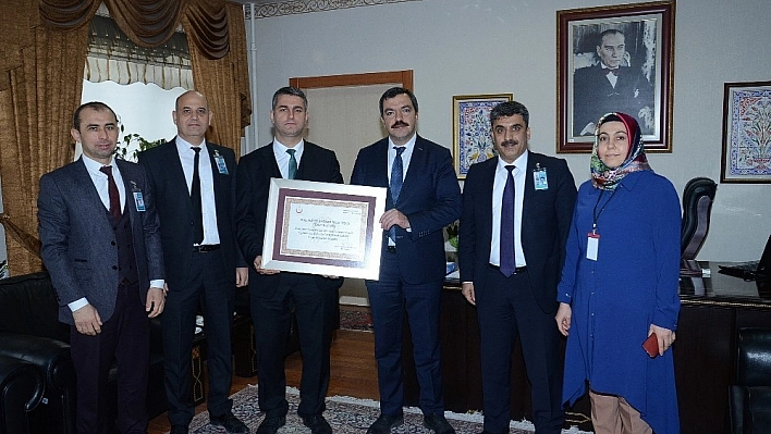 Hulusi Efendi Devlet Hastanesine anne dostu sertifikası verildi 