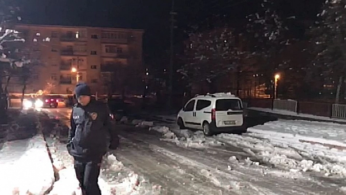 Karda, donmak üzereyken bulundu