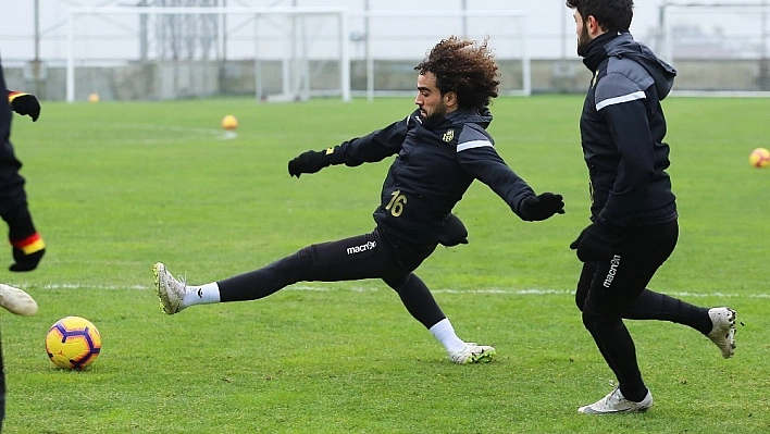 E.Yeni Malatyaspor'da Boutaib Mısır'a, Sadık Fenerbahçe'ye gidiyor 