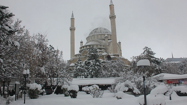 Bingöl'de okullar yarın da tatil edildi 